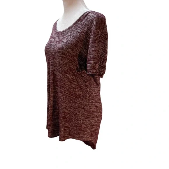 a.n.a. Wine Red & Silver Lightweight Knit Short Cuffed Sleeve Scoop Neck Top M - Picture 2 of 11